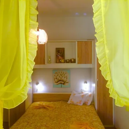 Studio Jelsa 5691a * Jelsa (Hvar)